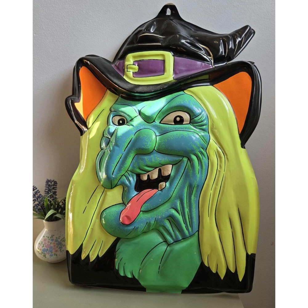 Vintage Halloween Witch Wall Decor Made in Taiwan Molded Plastic 21"